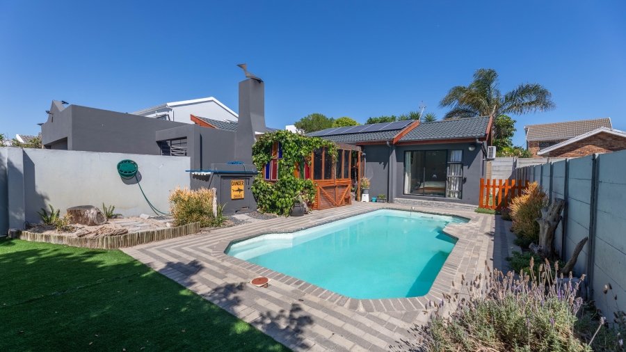 4 Bedroom Property for Sale in Parklands Western Cape